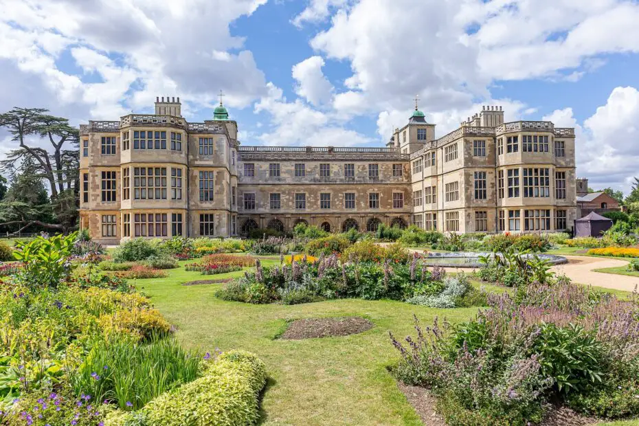 English Heritage - Audley End House. (2023, May 20). In Wikipedia. https://en.wikipedia.org/wiki/Audley_End_House