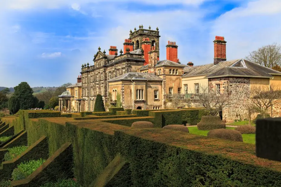 "biddulph grange" by stevehimages is licensed under CC BY-ND 2.0. To view a copy of this license, visit https://creativecommons.org/licenses/by-nd/2.0/?ref=openverse.