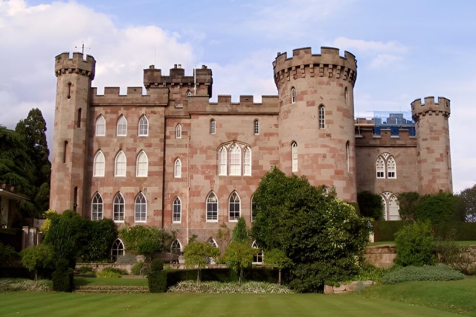 Cholmondeley Castle. (2023, April 9). In Wikipedia. https://en.wikipedia.org/wiki/Cholmondeley_Castle