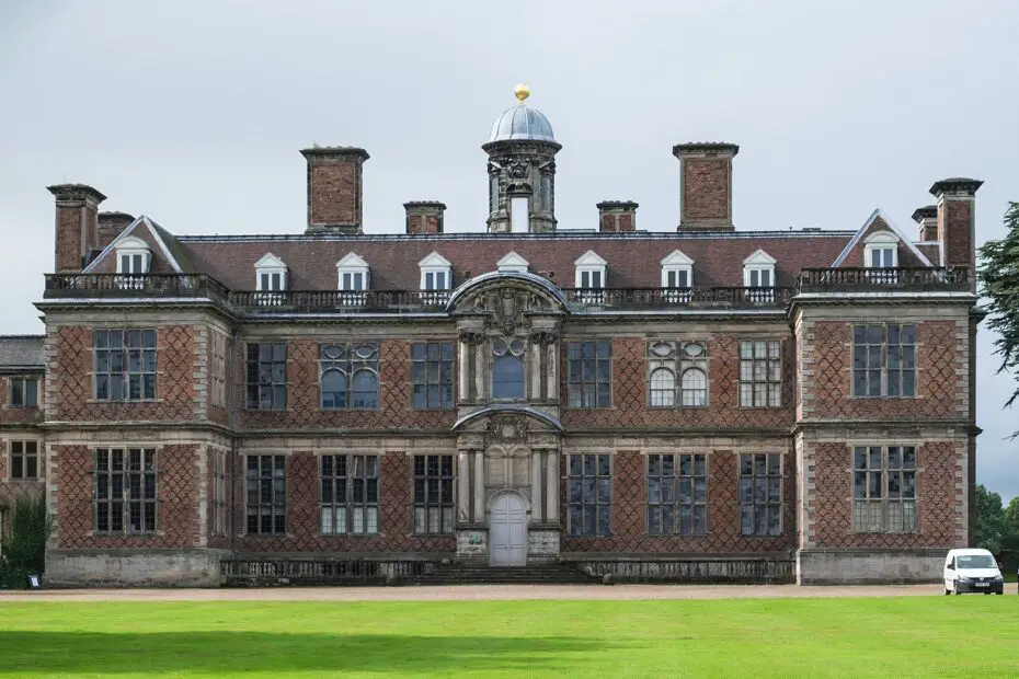 Sudbury Hall. (2023, February 2). In Wikipedia. https://en.wikipedia.org/wiki/Sudbury_Hall